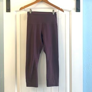 Lululemon Align Crops 21” Plum Shadow SZ 4
